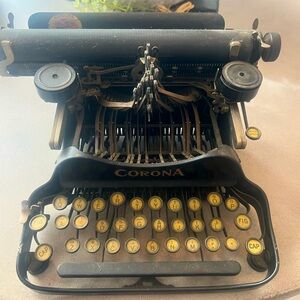Antique typewriter museum